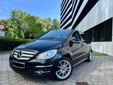 Mercedes-Benz Mercedes B170 Automatik Top Zustand - Mercedes-Benz B 170 in Hamburg