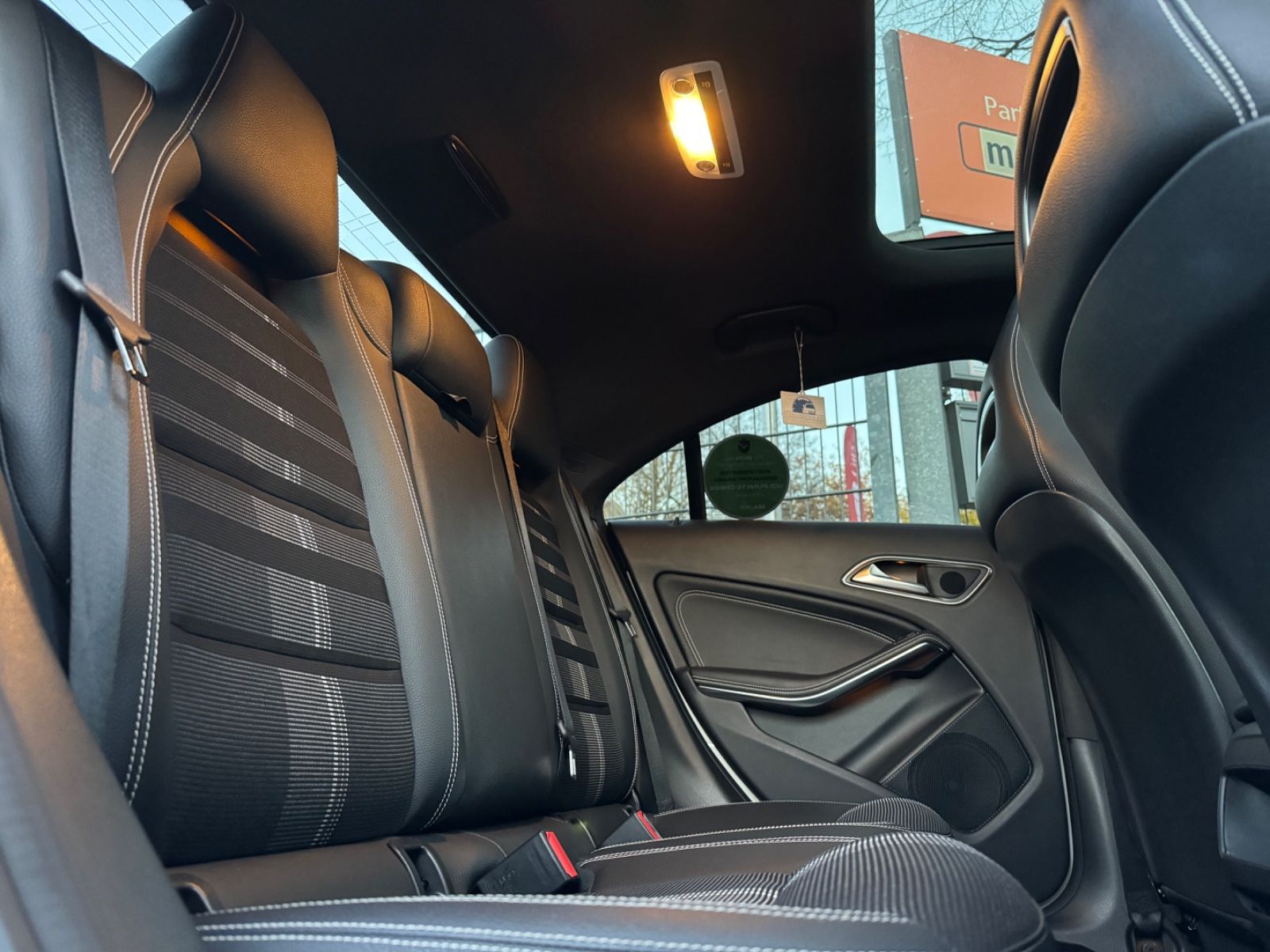 Fahrzeugabbildung Mercedes-Benz CLA 180*PANO*LED*CARPLAY*CAM*NAVI