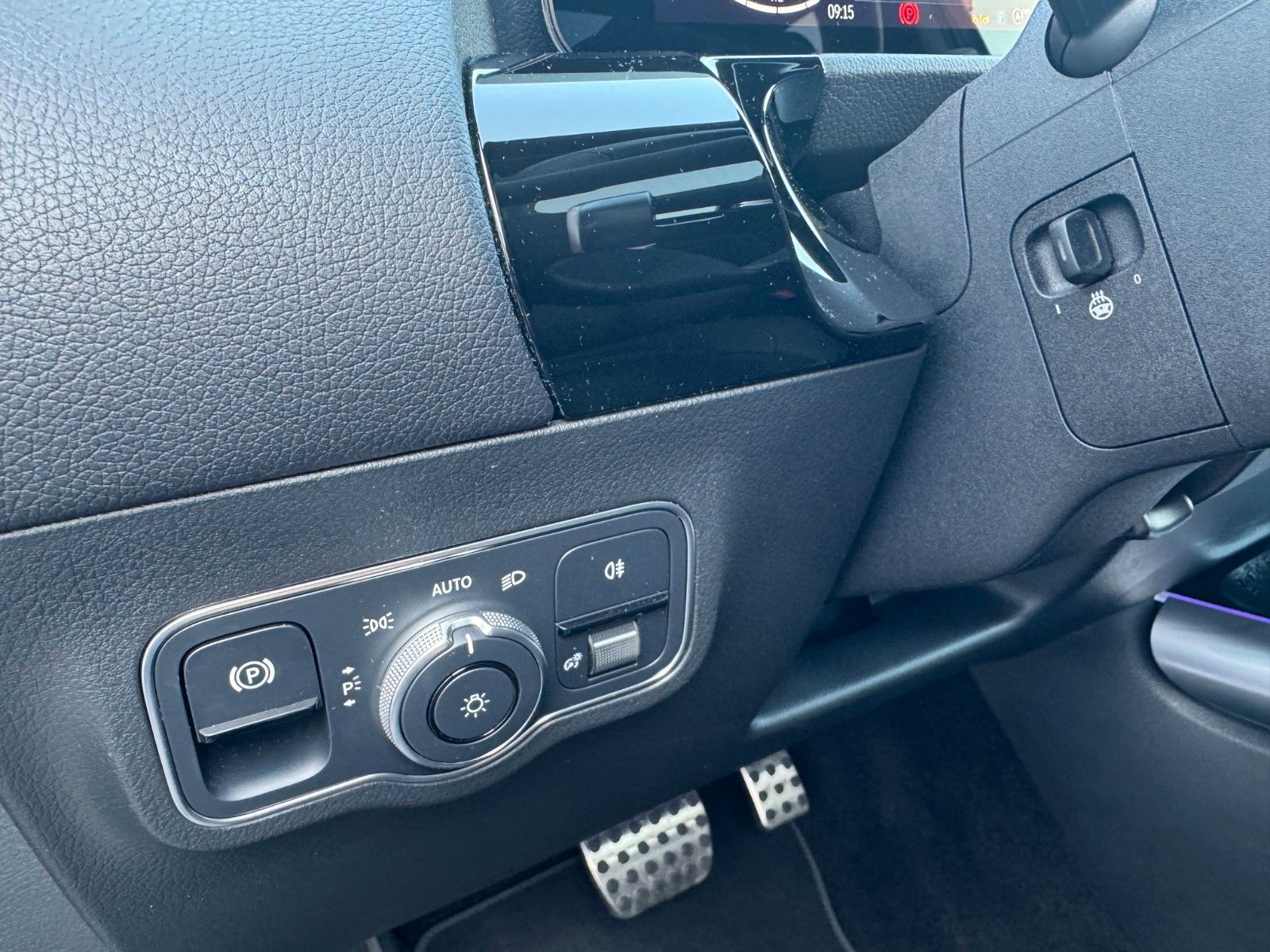 Fahrzeugabbildung Mercedes-Benz GLA 200 AMG+PANO+DistrPlus+RFK+Night