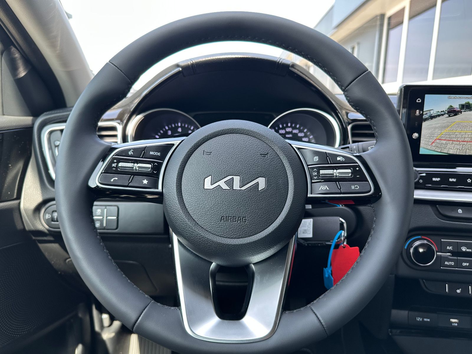 Fahrzeugabbildung Kia cee'd / Ceed  1.5 T-GDI MT VISION NAVI KOMF+