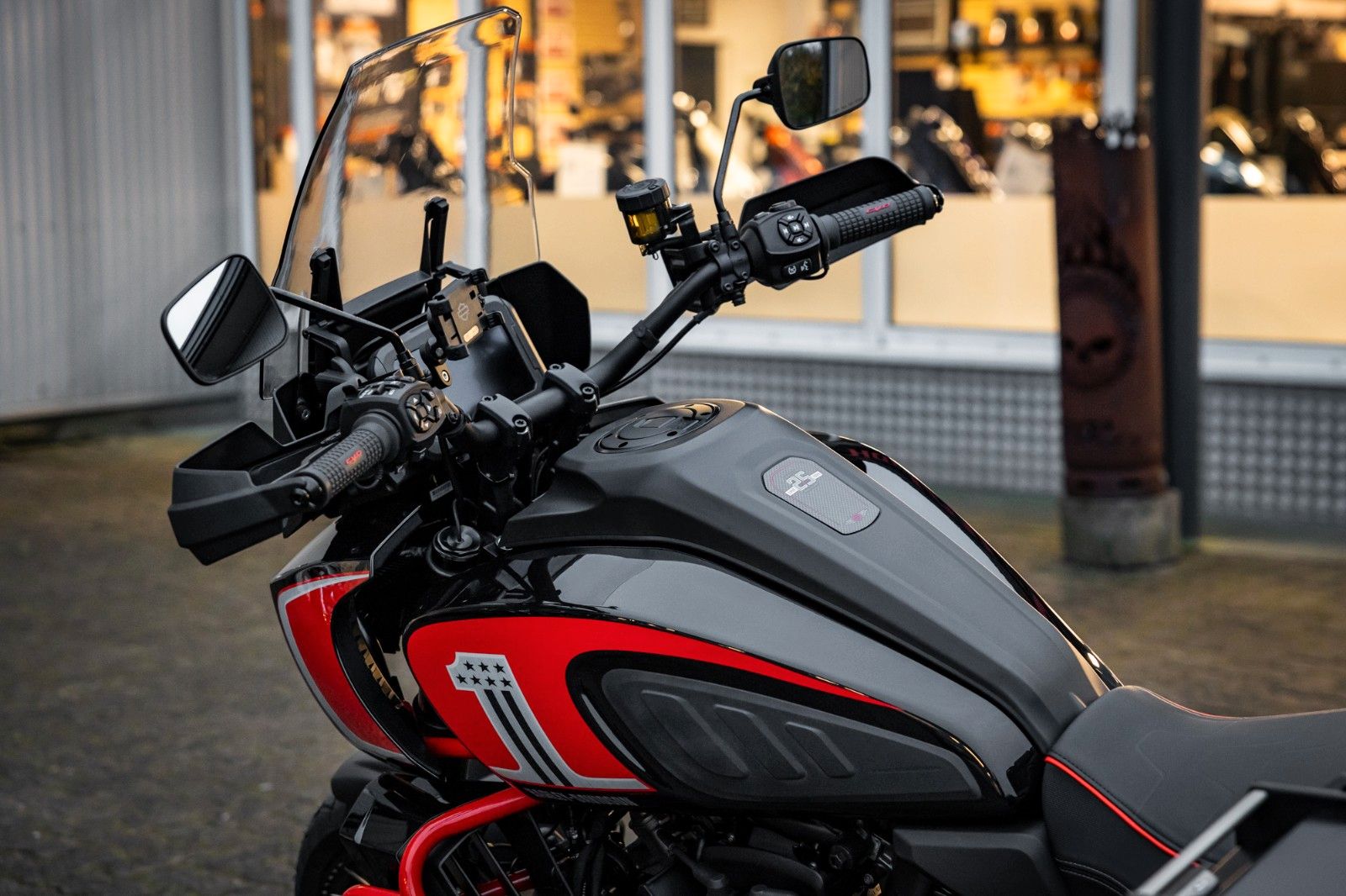 Fahrzeugabbildung Harley-Davidson RA1250SE PAN AMERICA CVO - 1.Hand