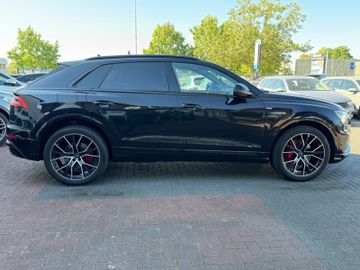 Audi Q8 - 6