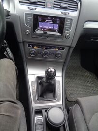 Volkswagen Golf - 10