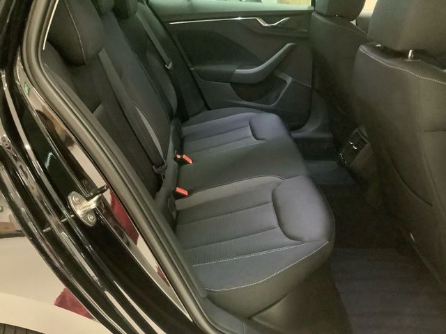 Kamiq Tour 1,5 TSI NAVI PDC KLIMAAUTO SH ALU