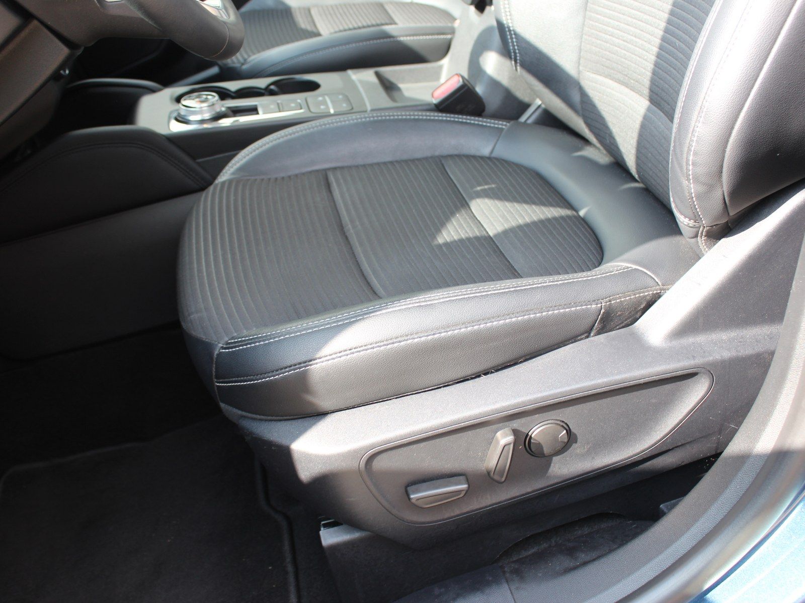 Fahrzeugabbildung Ford Kuga Plug-In Hybrid Titanium X 2,5 Duratec
