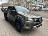 Toyota Hilux Invincible - Toyota Hilux mit Diesel-Antrieb: Leder