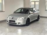 Toyota Avensis 1.8 Liftback - Toyota Avensis in Leipzig