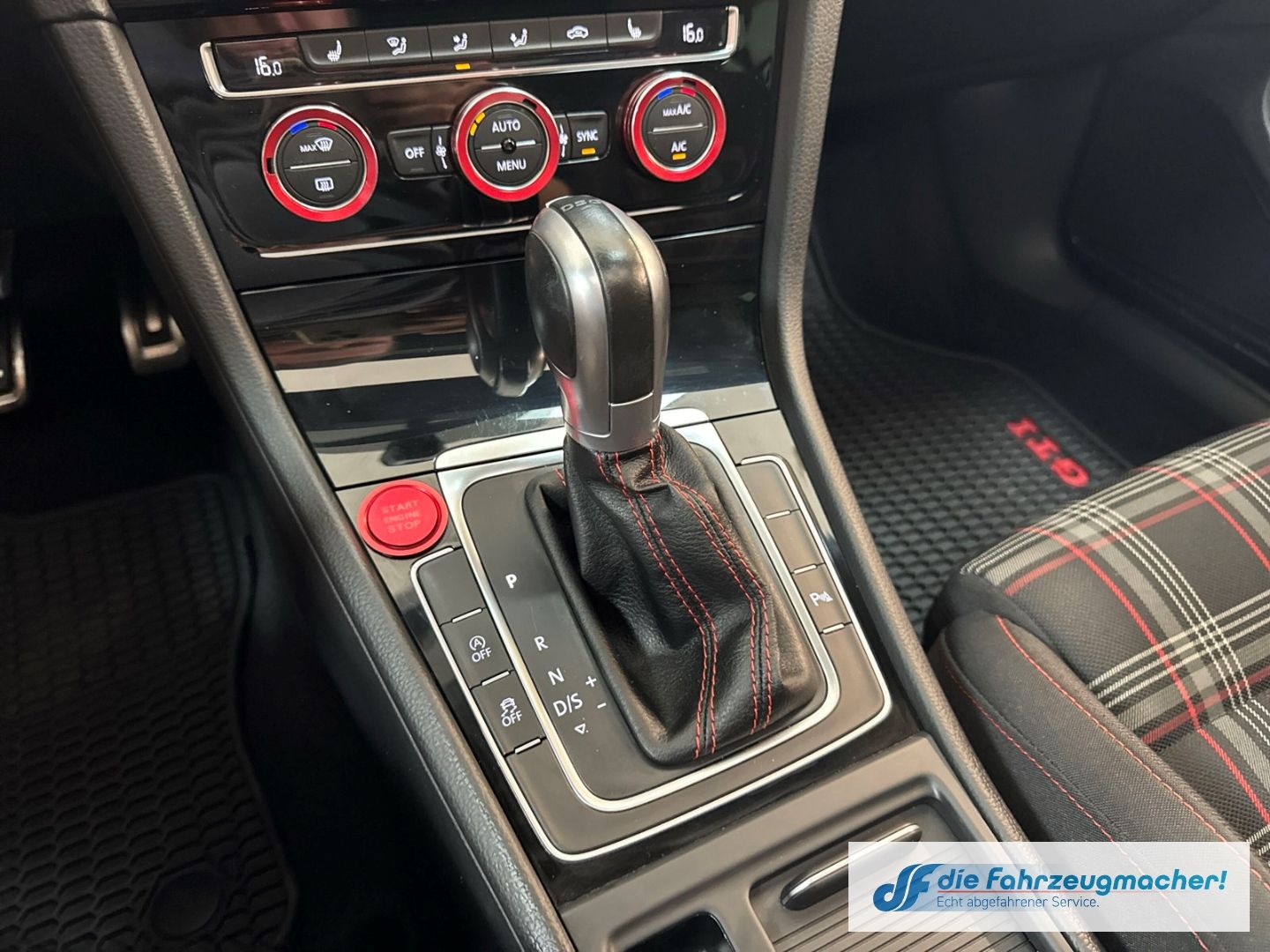 Fahrzeugabbildung Volkswagen Golf VII GTI DSG TOP-Panodach Navi VOLL-LED ACC