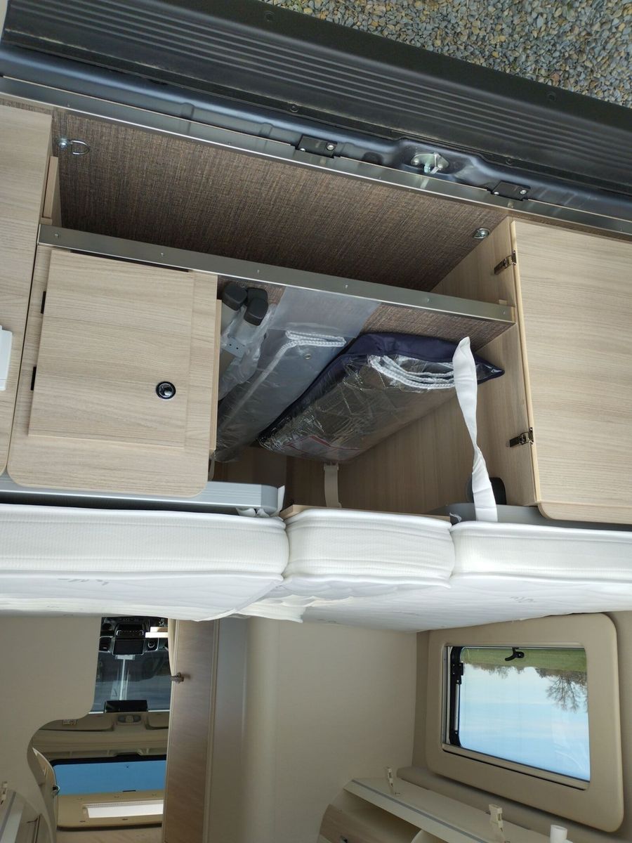 Fahrzeugabbildung Eura Mobil Van V 635 EB 40H Chassis, Skyroof, RFK