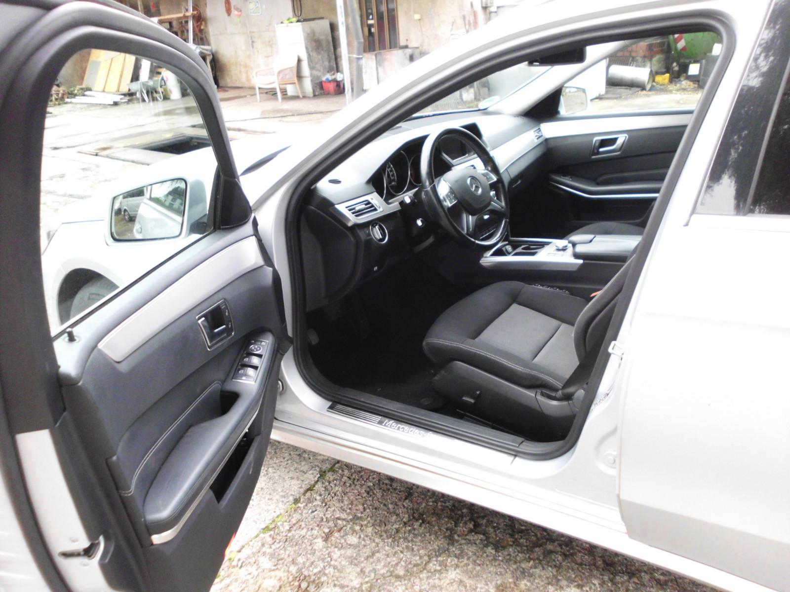 Mercedes-Benz E220 2013 — photo 8