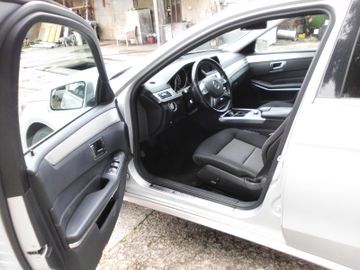 Mercedes E 220 - 8