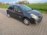 Renault Clio Grandtour 1,2i  Rip Curl Standheizung - Renault Gebrauchtwagen von 2009