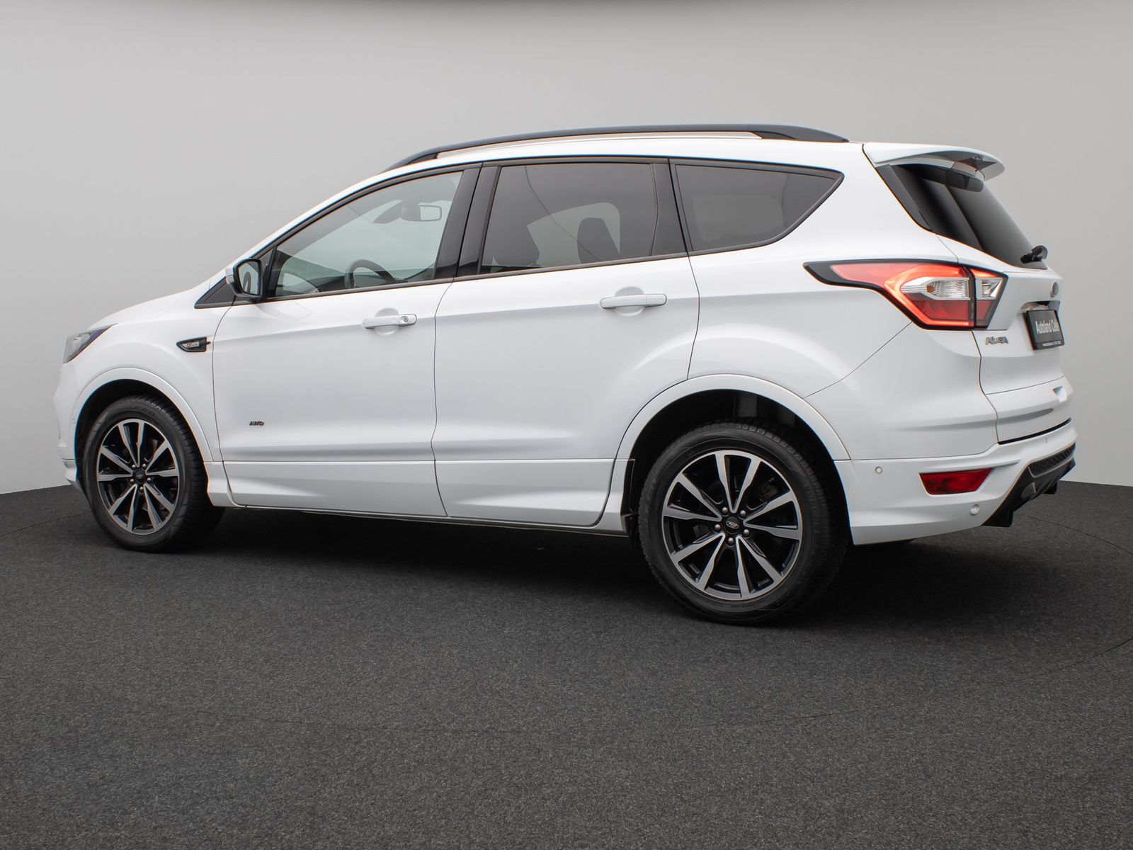 Fahrzeugabbildung Ford Kuga ST-Line Kamera Lenkrhzg Navi AHK Komfort