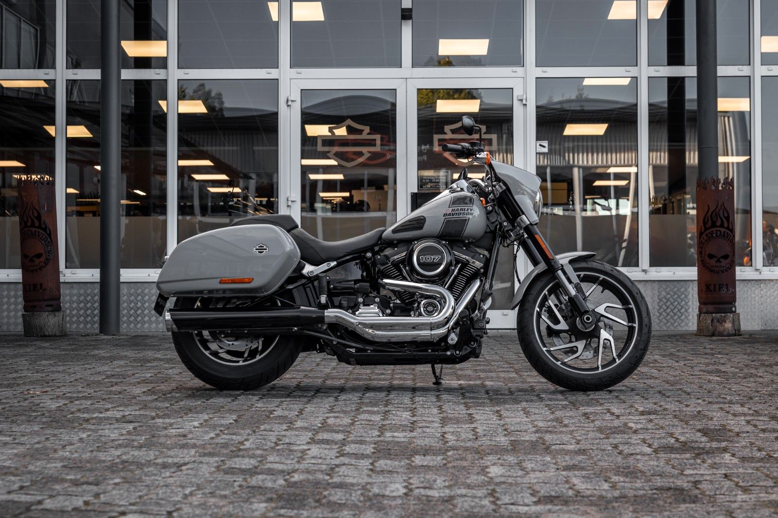 Fahrzeugabbildung Harley-Davidson FLSB Sport Glide Softail - JEKILL & HYDE