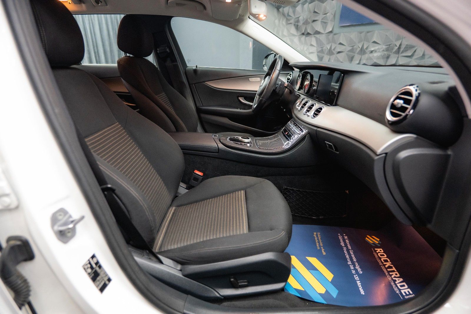 Fahrzeugabbildung Mercedes-Benz E 220d 4Matic Business *LED*Kamera*Scheckheft*