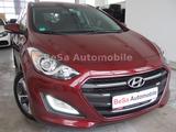 Hyundai i30 cw 1.6 Trend Automatik NAVI SHZ Scheckheft - Hyundai i30: Rot