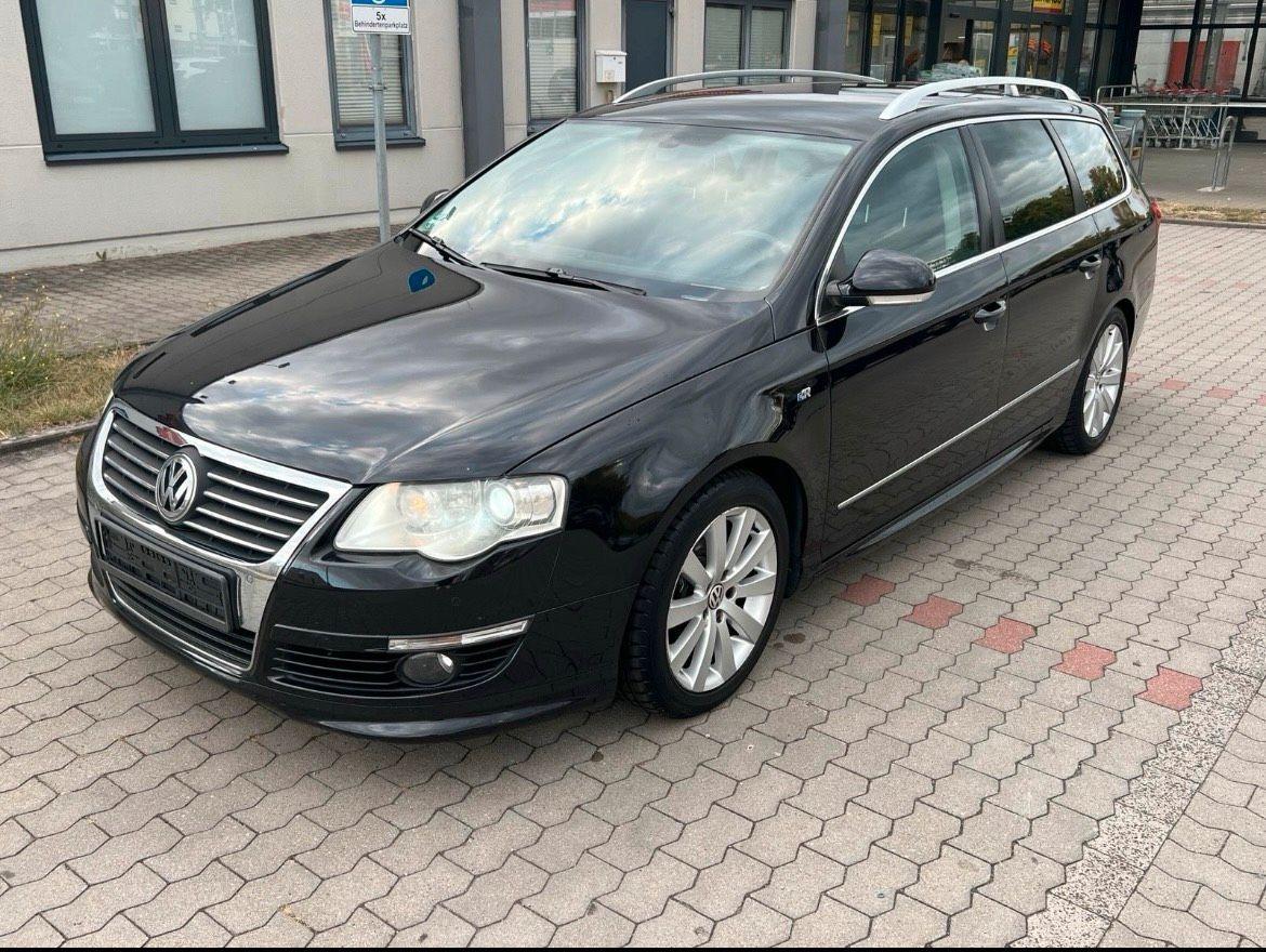 Volkswagen Passat 2009 — rear view