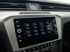 VW Passat Variant / MASSAGE/ ACC / GARANTIE / AHK /