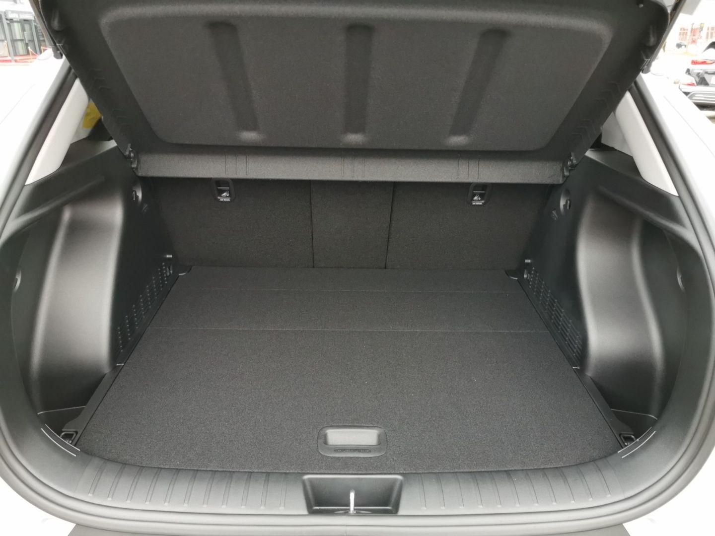 Fahrzeugabbildung Hyundai KONA Select Hybrid Voll-LED Navi Smartkey ACC Kl