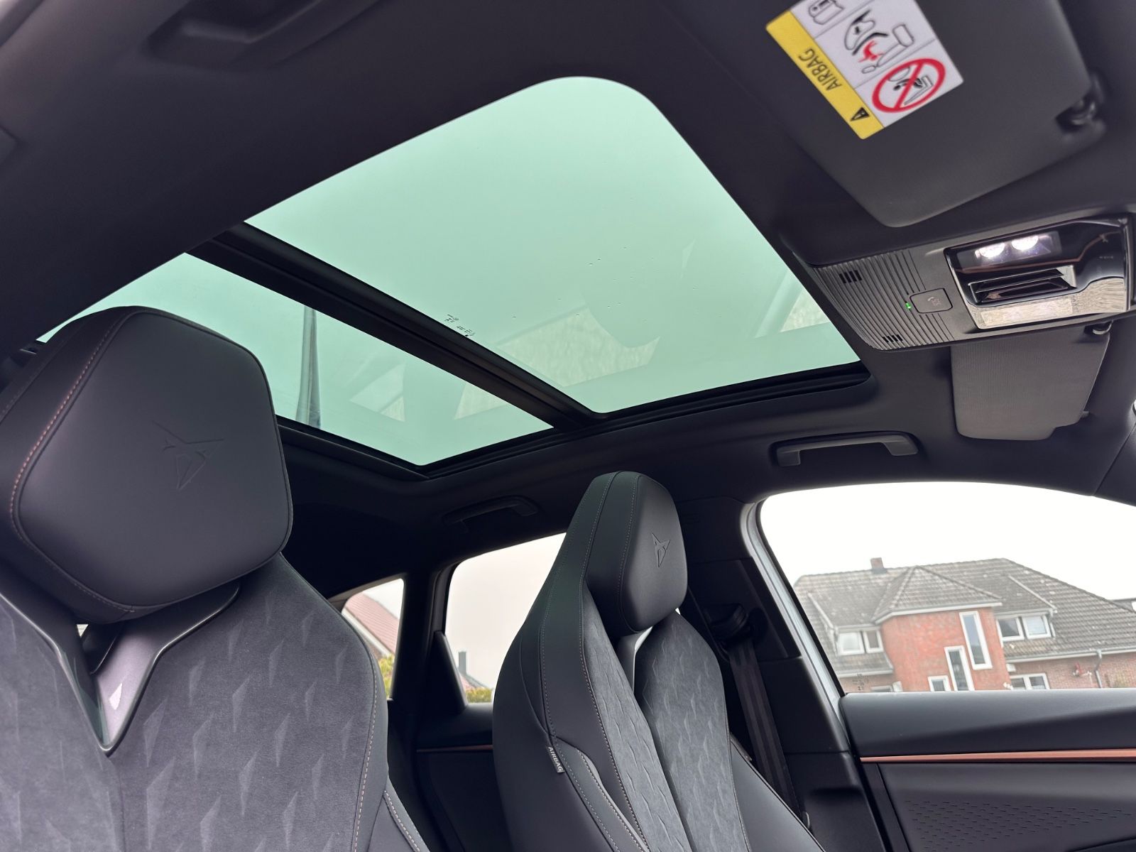 Fahrzeugabbildung CUPRA Terramar 1.5 eTSI DSG Matrix/Pano/AHK/ACC/360°