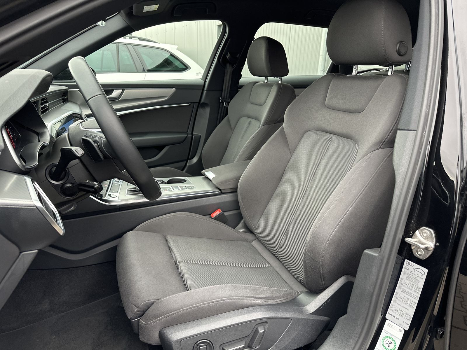 Fahrzeugabbildung Audi A6 Avant 35 TDI Sport NAV+LED+ACC+DSP+V-COCKPIT