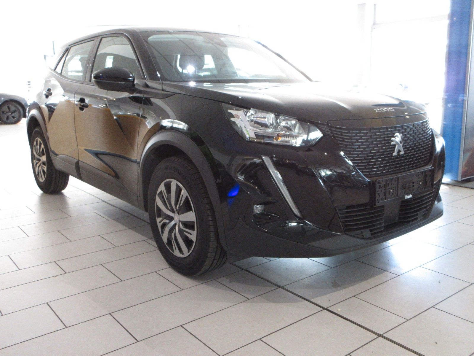 Fahrzeugabbildung Peugeot 2008 Active LED/NAVI/PDC/CAM/SHZ