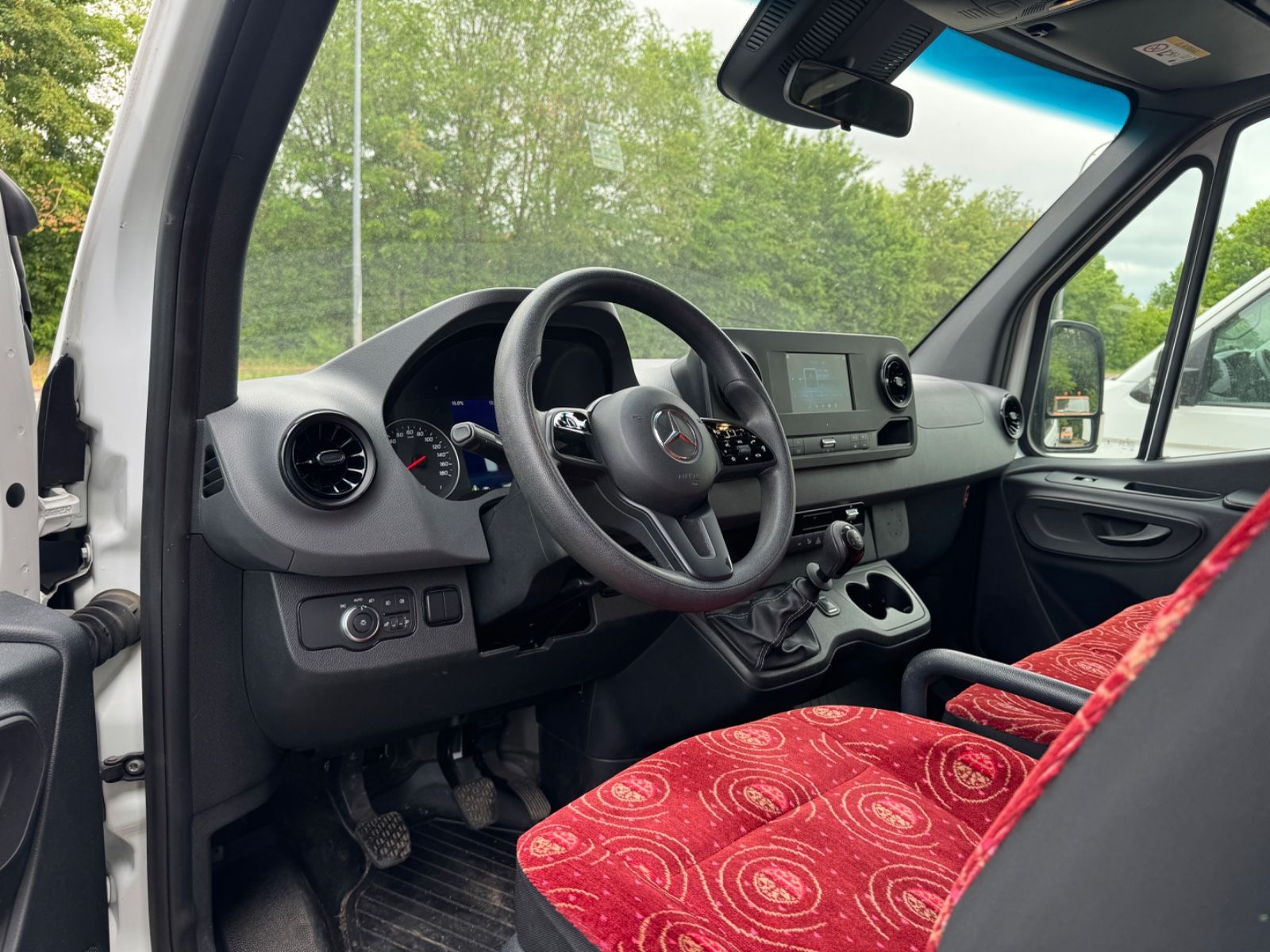 Fahrzeugabbildung Mercedes-Benz Sprinter III 314 CDI 9 Sitzer Doppelklima+9Sitze