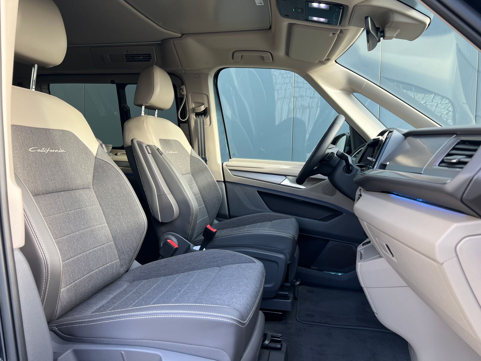 Fahrzeugabbildung Volkswagen California Ocean 2.0 TDI DSG *AHK, IQ.Light, Mar