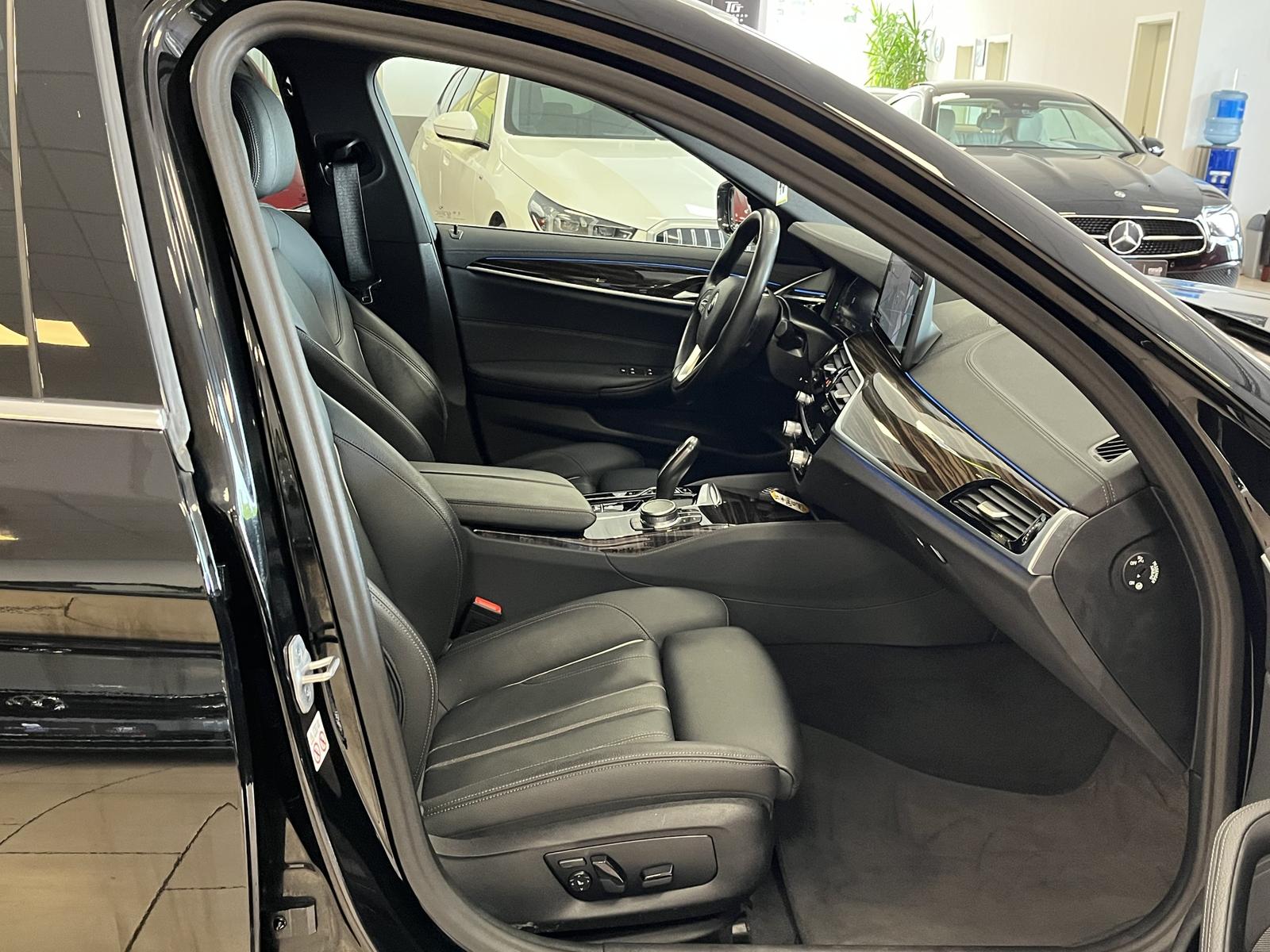 BMW 530 e xDrive Luxury-Line Navi*Leder*LED*CarPlay