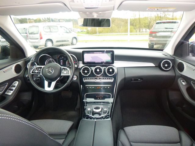 Fahrzeugabbildung Mercedes-Benz C 220d T >AUT/PANO/STANDHEIZ/LED-LICHT...