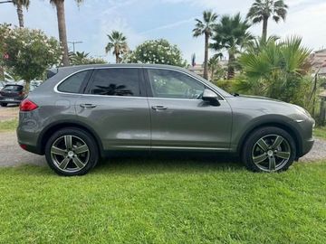Porsche Cayenne - 8