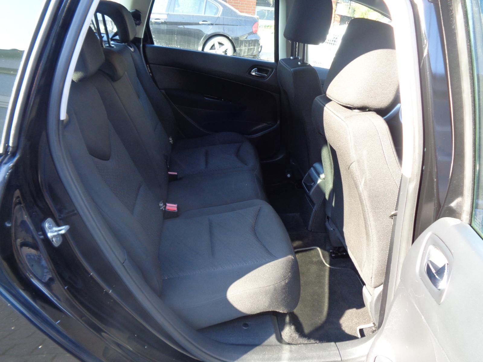 Peugeot 308 2013 — photo 11