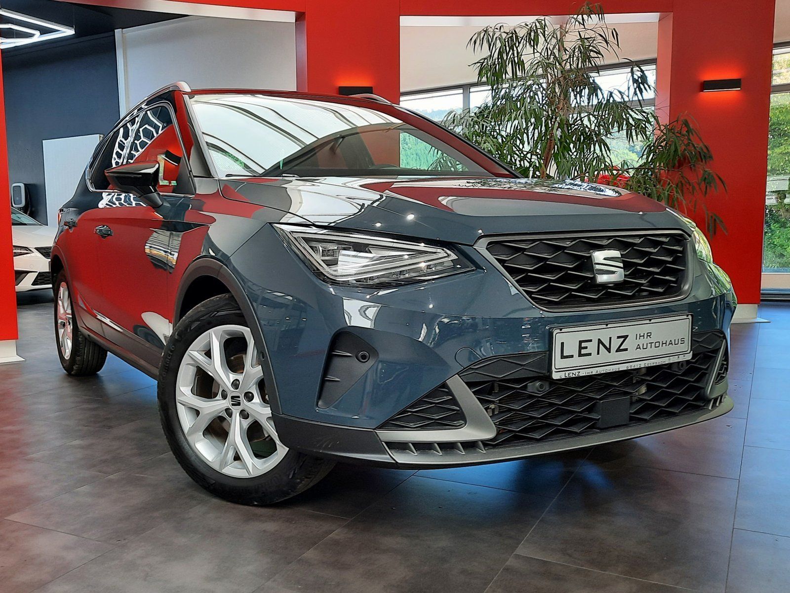 Fahrzeugabbildung SEAT Arona FR TSI DSG *Cam*PDC*LED*Sitzhzg*ACC*AppC*