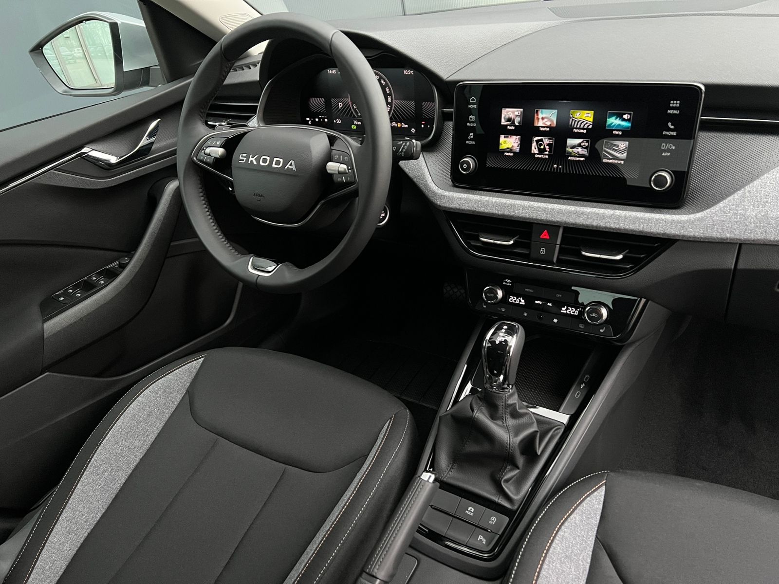 Fahrzeugabbildung SKODA Kamiq Selection 1.0 TSI DSG *LED, ACC, SmartLink