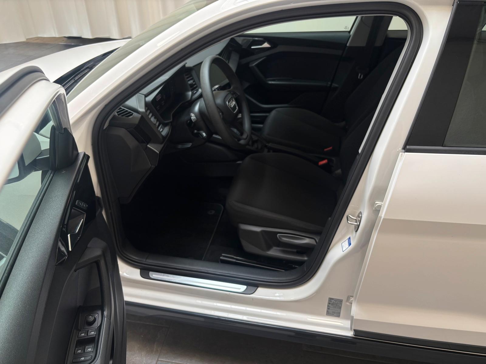 Audi A1 30 citycarver Sitzhzg. PDC Klima USB, миниатюра 8