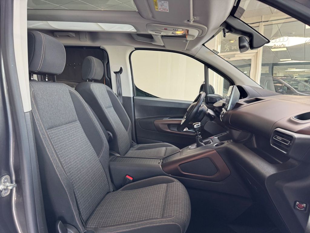 PEUGEOT Rifter 1.5 BlueHDi GT/2.HAND/PANO/CAM/NAVI/SHZ! PEUGEOT Rifter 1.5 BlueHDi GT/2.HAND/PANO/CAM/NAVI/SHZ!