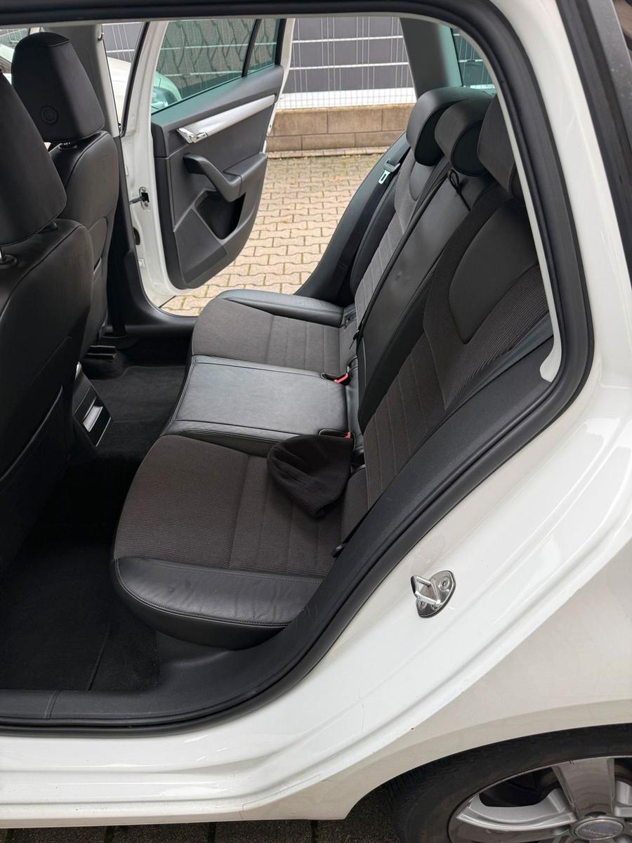 Skoda Octavia 2014 — фото 14