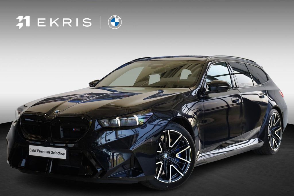 BMW M5 — hlavná fotografia