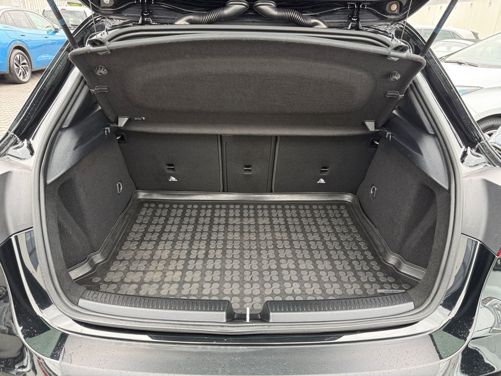 Fahrzeugabbildung Mercedes-Benz A 250 AMG Line 360VIEW AMB KEYLESS