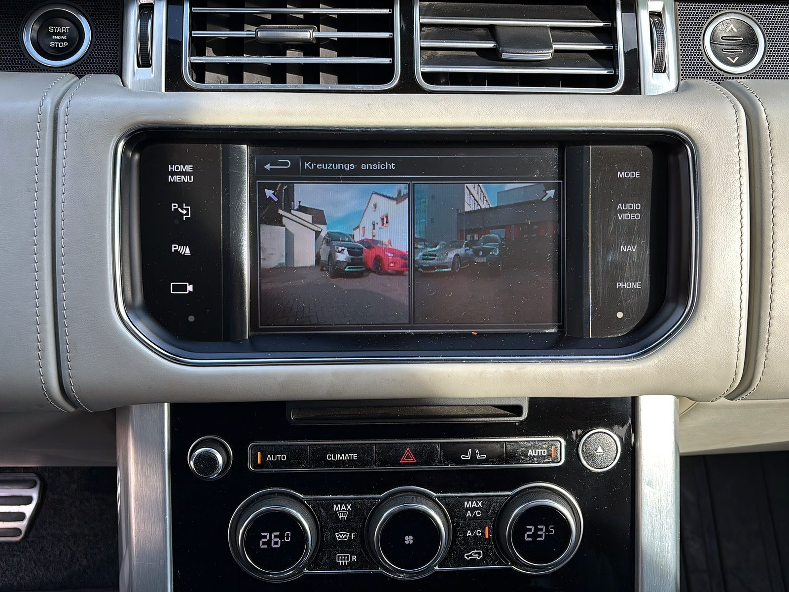 Fahrzeugabbildung Land Rover Range Rover 3.0 TDV6 Autobiography PANO*ACC*AHK