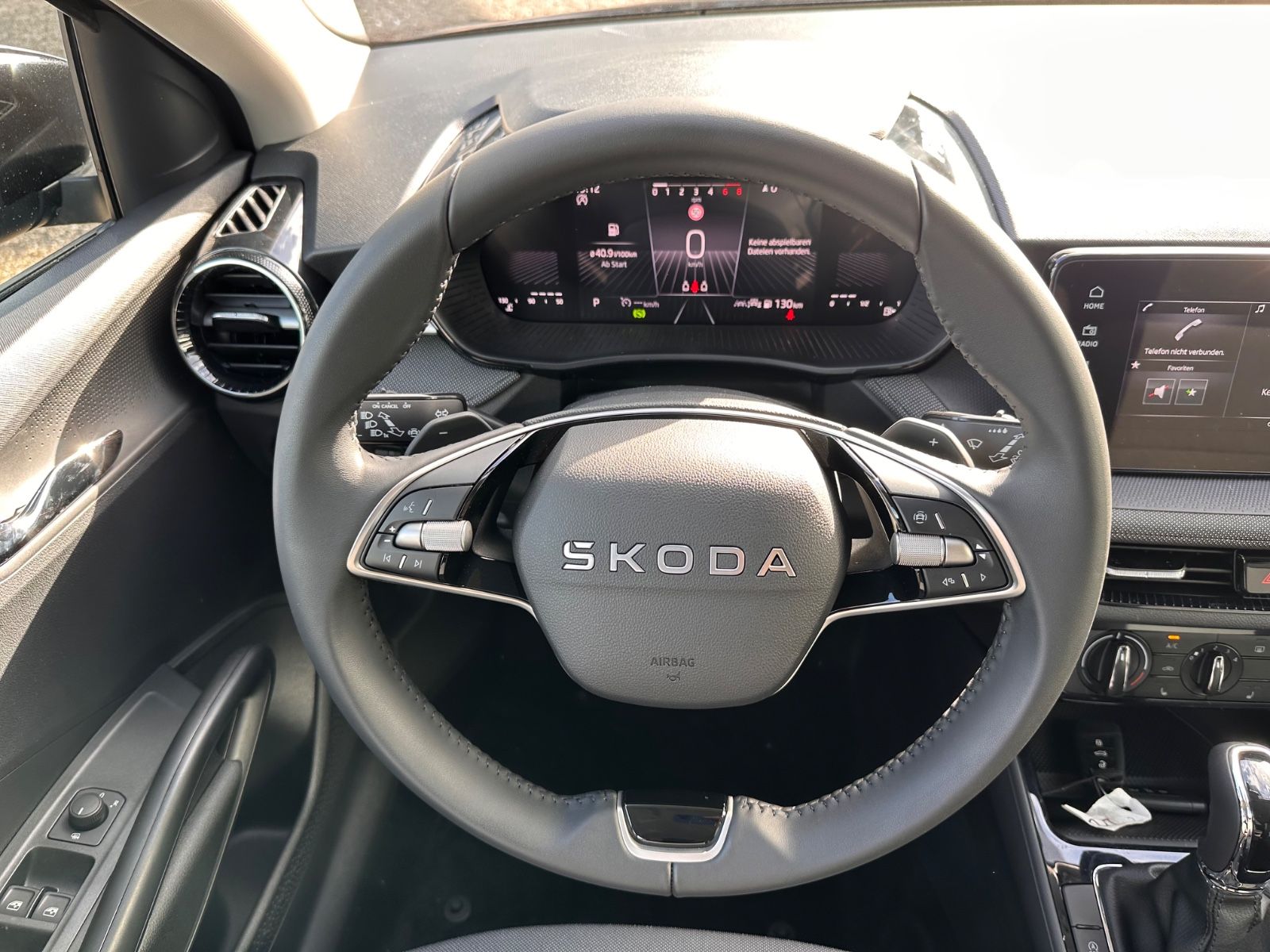 Fahrzeugabbildung SKODA Fabia Selection 1.0 TSI DSG LED/GRA/SHZG/APP