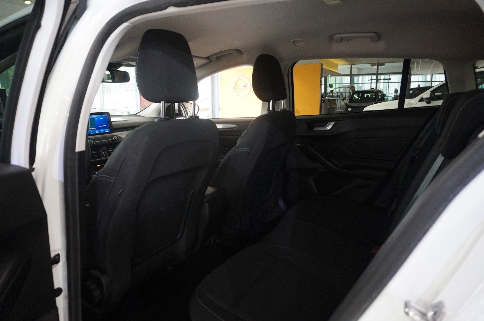 Fahrzeugabbildung Ford Focus Turnier 2.0D TITANIUM NAVI/LED/KAMERA/SHZ