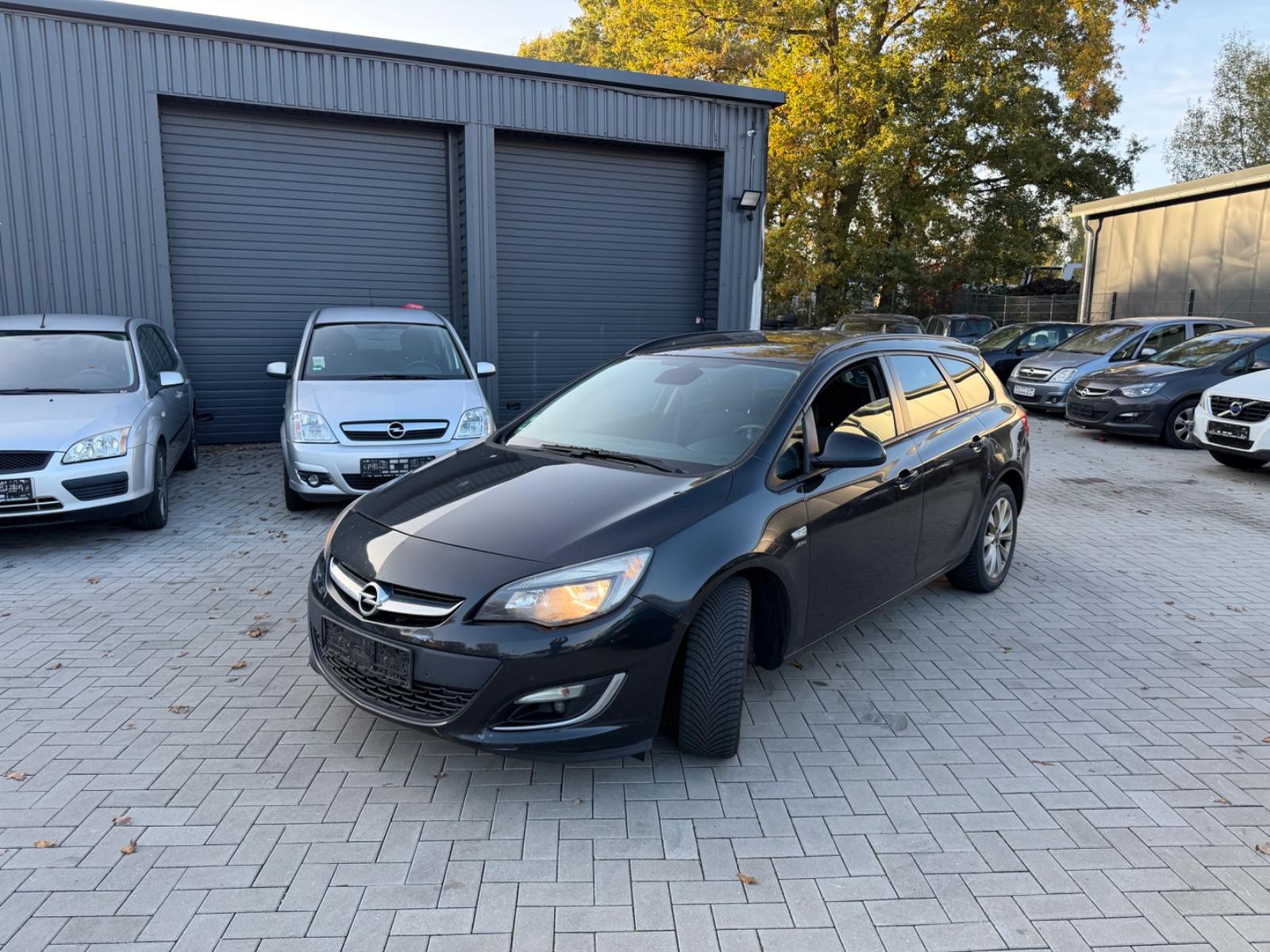 Opel Astra 2013 — photo 12