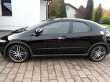 Honda Civic 1.8 Delta50 Jahre Edition - Honda Civic 5d mit Benzin-Antrieb