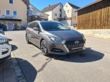 Hyundai i40 cw 1,6 blue Space  NAVI+AHK+KAMERA - Hyundai i40 mit Benzin-Antrieb: Kombi, 1.6
