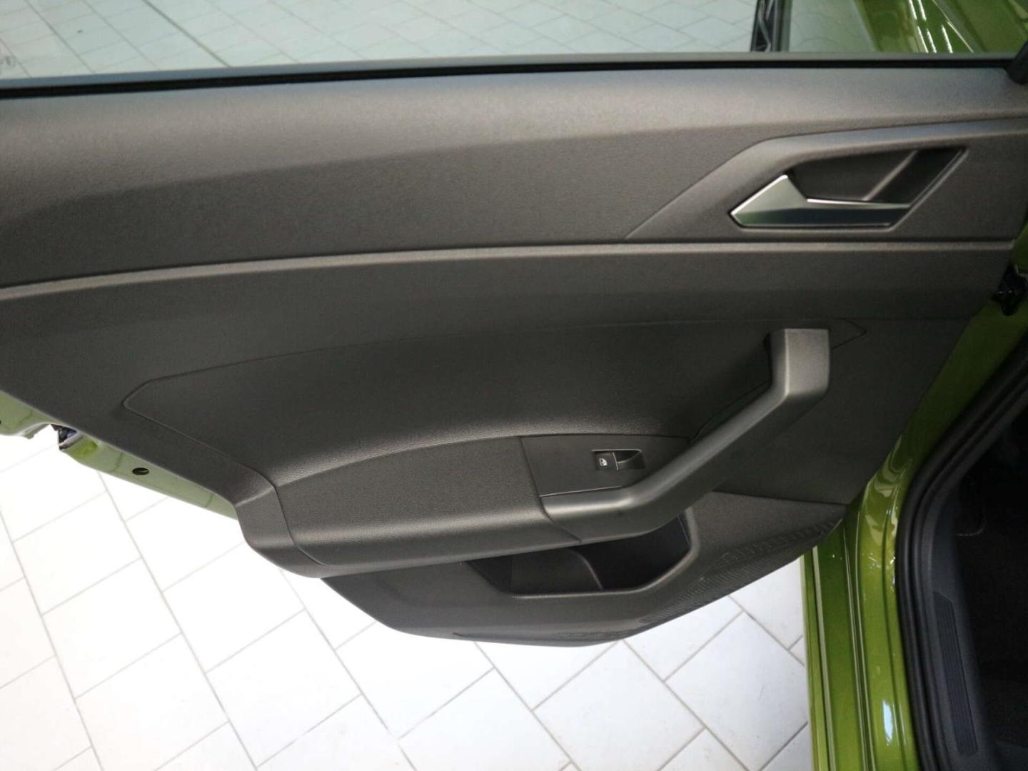 Volkswagen Taigo 1.0 TSI R-Line Black Style DSG AHK/Matrix, миниатюра 9