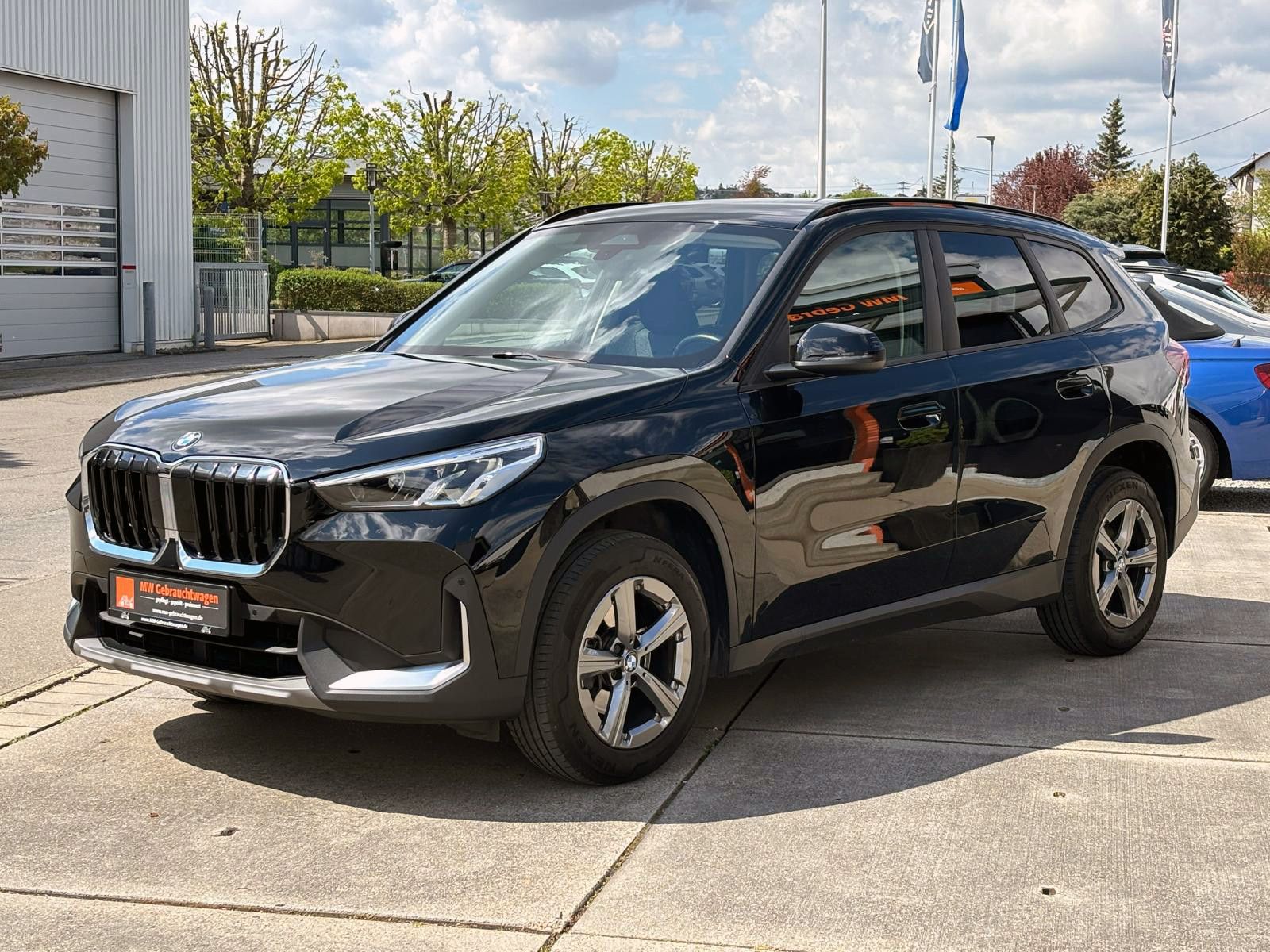 Fahrzeugabbildung BMW X1 sDrive 18i Steptr. ACC KAM PDC LED NAV AHK