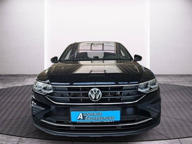 Fahrzeugabbildung Volkswagen Tiguan 1.5 TSI 6-Gang MOVE AHK NAVI MATRIX 360°