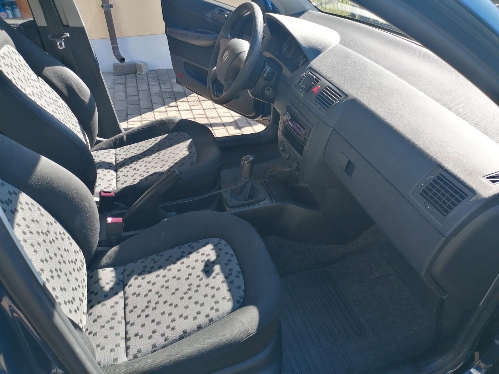 Skoda Fabia 2004 — photo 7