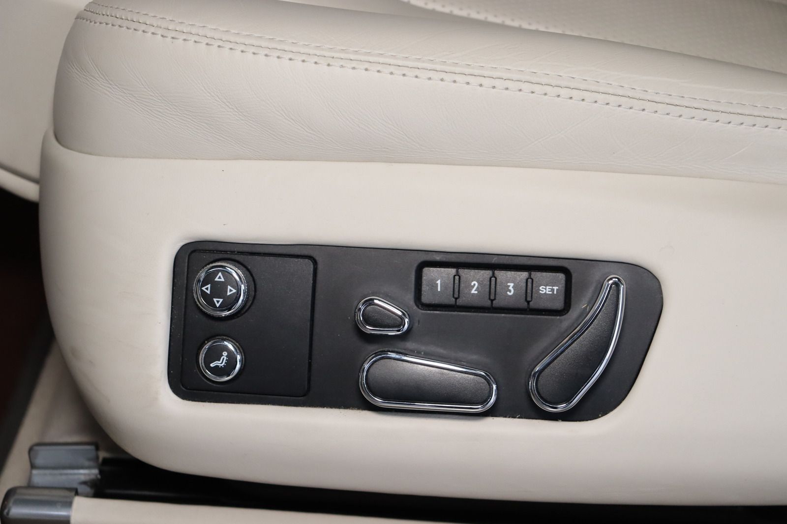 Fahrzeugabbildung Bentley Continental GT 6.0 4WD Navi * Xenon